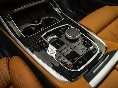 Certified 2024 BMW X7 xDrive40i w/ M Sport Package AWD/4WD image 20