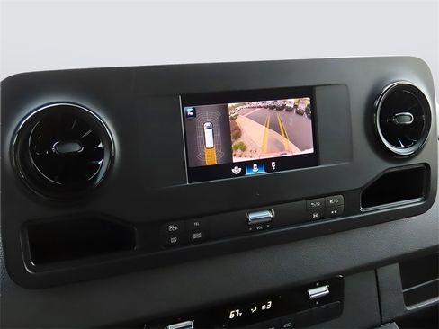 Used 2024 Mercedes-Benz Sprinter 3500 image 33