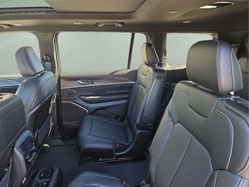 New 2026 Jeep Grand Cherokee L Limited image 10
