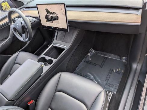 Used 2023 Tesla Model Y Long Range image 23