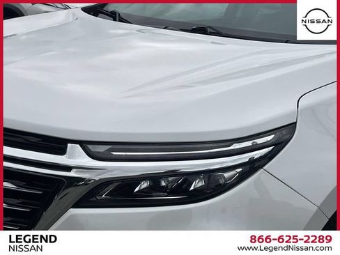 Used 2023 Chevrolet Equinox Premier AWD/4WD image 9