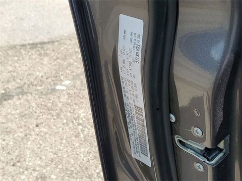 Used 2020 Jeep Cherokee Trailhawk w/ Cold Weather Group image 28