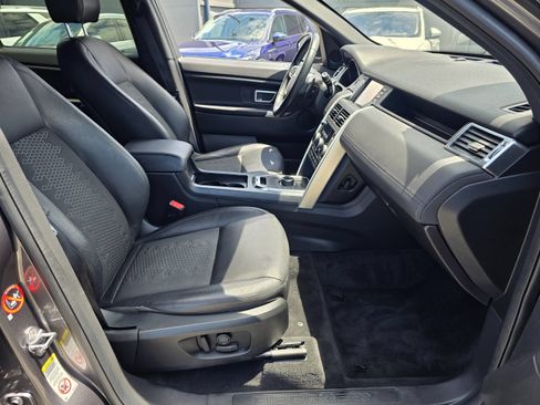 Used 2019 Land Rover Discovery Sport SE AWD/4WD image 9