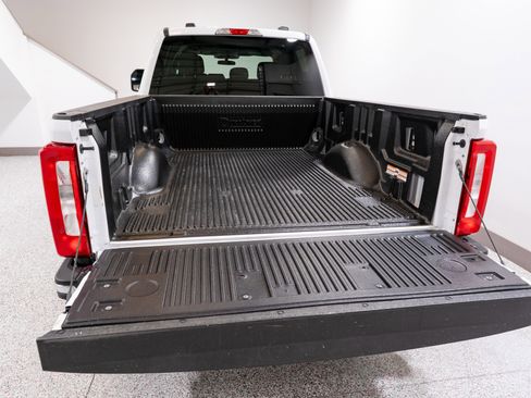 Used 2024 Ford F250 XLT w/ FX4 Off-Road Package image 11