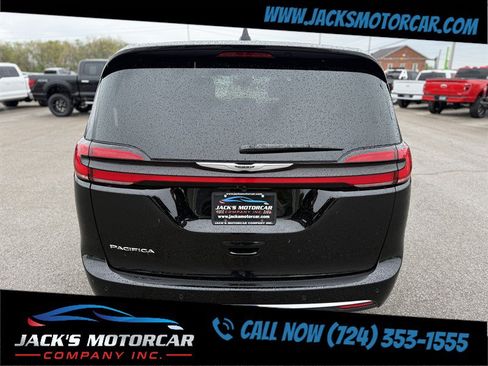 Used 2026 Chrysler Pacifica Select FWD image 5
