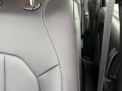 New 2026 Chrysler Pacifica Select image 12