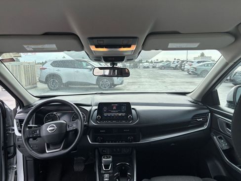 Used 2025 Nissan Rogue SV FWD image 35