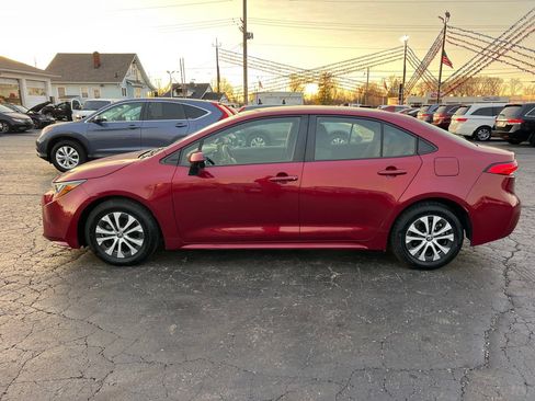 Used 2022 Toyota Corolla LE image 4