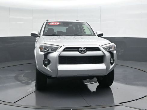 Used 2024 Toyota 4Runner SR5 image 5