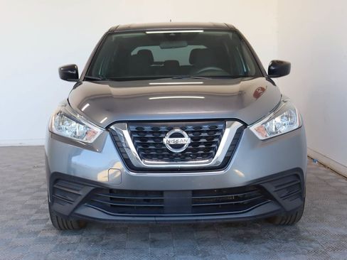 Used 2020 Nissan Kicks S FWD image 2