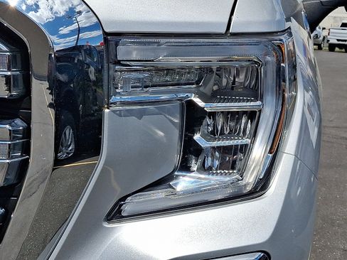 Used 2020 GMC Sierra 1500 SLT w/ SLT Premium Plus Package AWD/4WD image 9