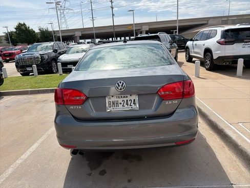 Used 2012 Volkswagen Jetta SE FWD image 6