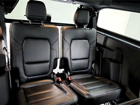 Used 2024 Ford Bronco Badlands image 17