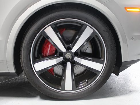 New 2025 Porsche Cayenne Turbo image 14