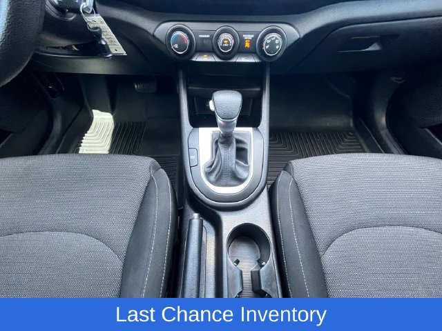Used 2022 Kia Forte LXS FWD image 3