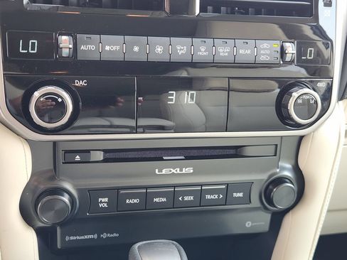 Used 2023 Lexus GX 460 Premium w/ Premium Package AWD/4WD image 19