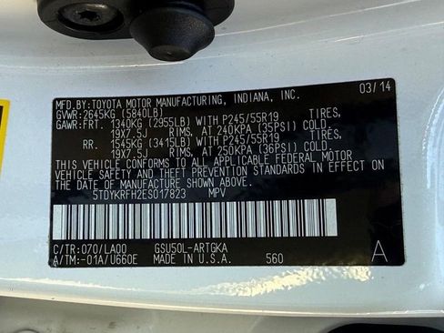 Used 2014 Toyota Highlander Limited FWD image 29