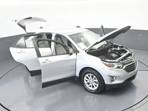 Used 2020 Chevrolet Equinox LS image 66