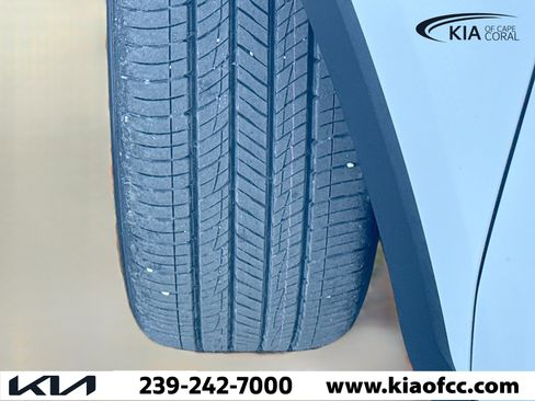 Certified 2024 Kia Telluride EX w/ EX Captain's Chair Package image 46