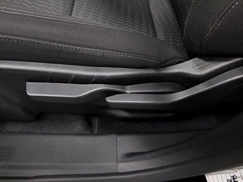 Used 2025 Chevrolet Equinox LT image 25