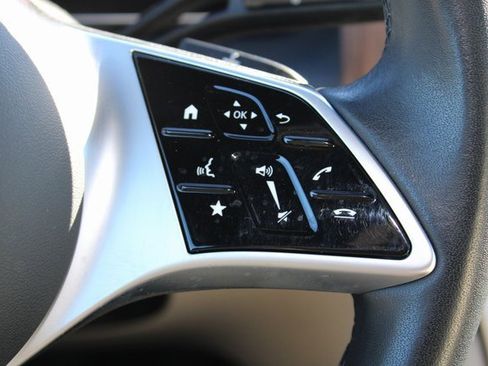 Used 2024 Mercedes-Benz GLC 300 4MATIC image 17