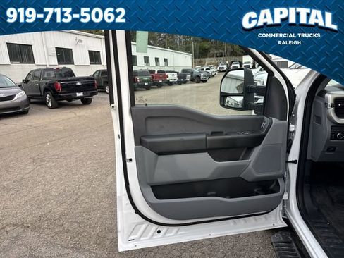 New 2026 Ford F250 XL w/ XL Chrome Package image 19