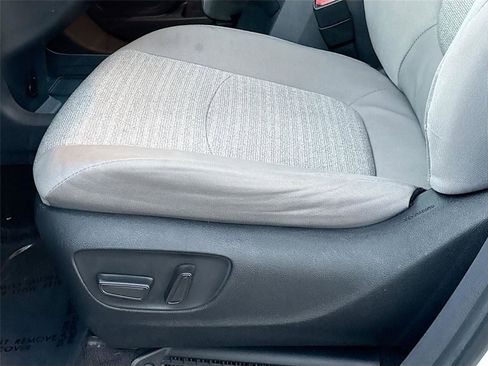 Used 2024 Toyota Sienna LE image 18