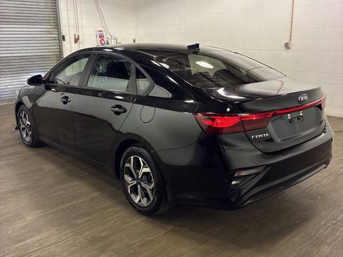 Used 2021 Kia Forte LXS FWD image 2