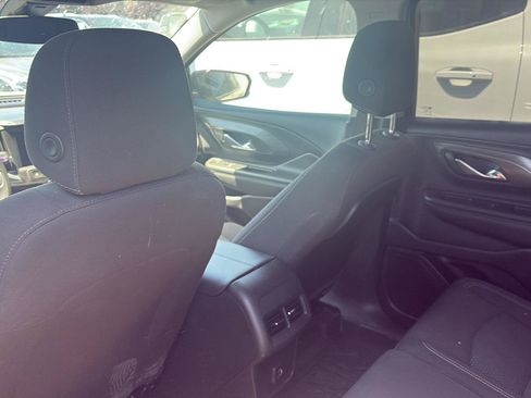 Used 2023 GMC Terrain SLE w/ Driver Convenience Package FWD image 11