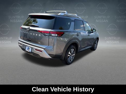 Used 2025 Nissan Pathfinder SL FWD image 6