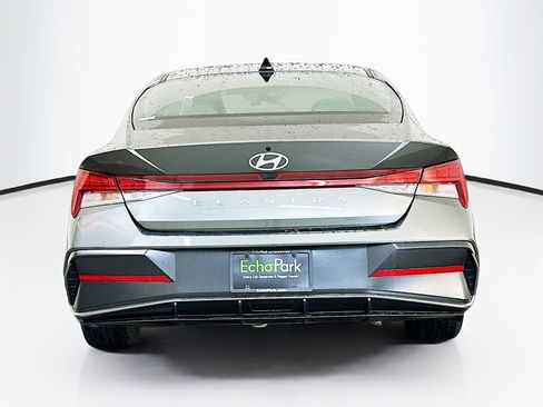 Used 2025 Hyundai Elantra SEL image 7