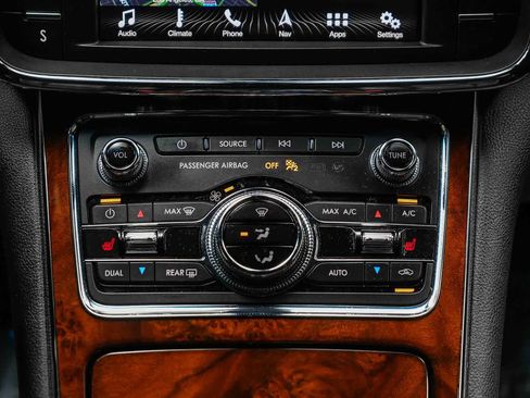 Used 2019 Lincoln Continental w/ Equipment Group 500A image 17