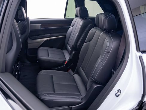 New 2027 Cadillac Vistiq Luxury AWD/4WD image 18