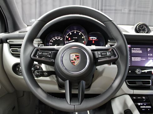 New 2026 Porsche Macan image 27