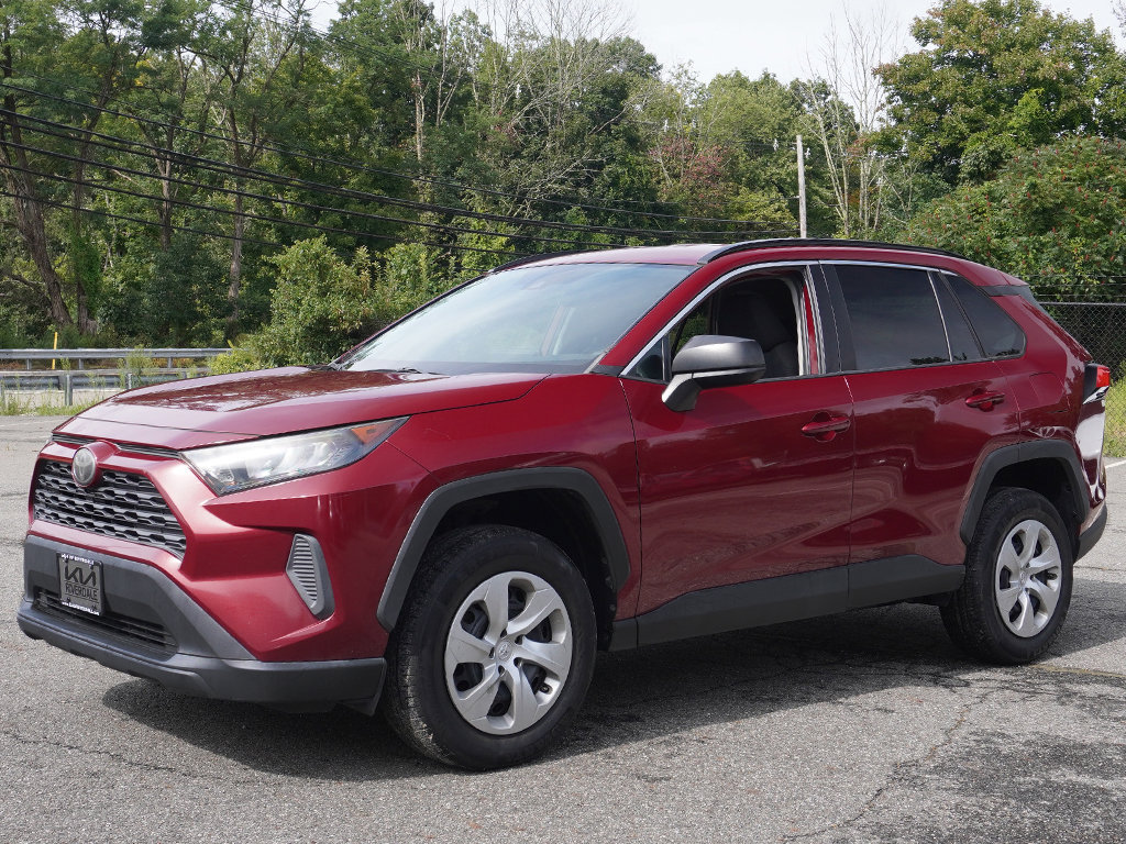 Used 2020 Toyota RAV4 LE FWD image 5