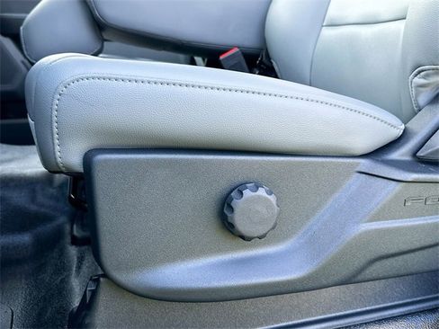New 2025 Ford F550 4x4 Regular Cab Super Duty image 13