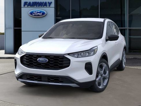 Used 2025 Ford Escape ST-Line FWD image 2