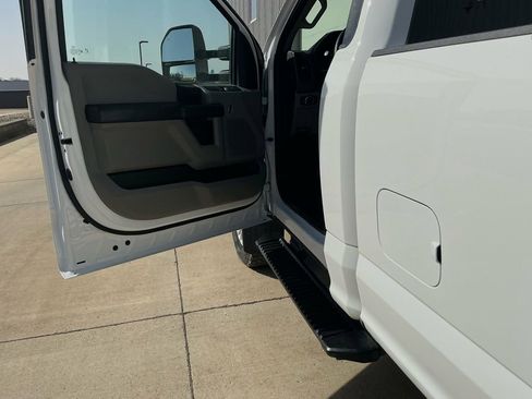 Used 2021 Ford F250 XL w/ Power Equipment Group image 8
