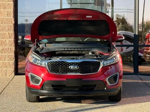 Used 2016 Kia Sorento LX w/ LX Convenience Package image 25