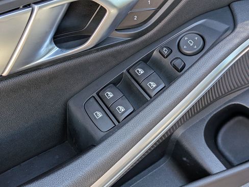 Used 2021 BMW 330i Sedan w/ M Sport Package image 15