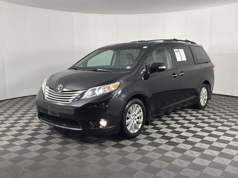 Used 2013 Toyota Sienna Limited w/ Premium Pkg AWD/4WD image 3