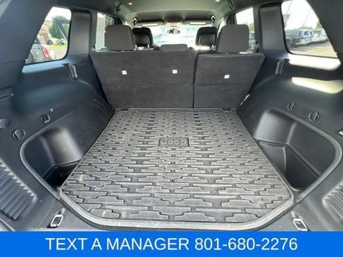 Used 2021 Jeep Grand Cherokee Laredo w/ Security & Convenience Group AWD/4WD image 41