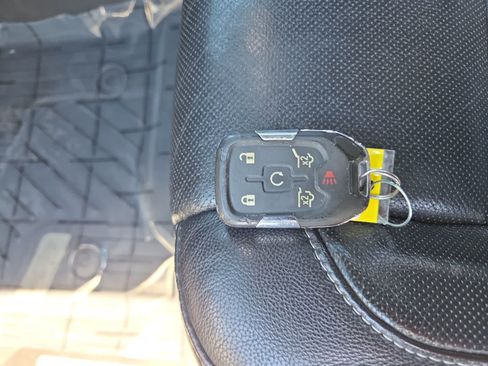 Used 2019 Chevrolet Suburban Premier AWD/4WD image 28
