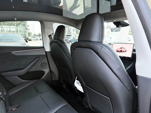 Used 2026 Tesla Model Y Long Range image 26