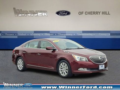 Used 2015 Buick LaCrosse FWD image 1