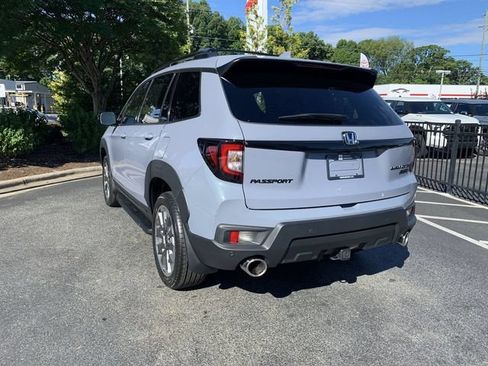 Used 2025 Honda Passport Black Edition image 6