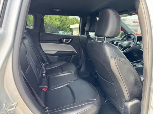 Used 2025 Jeep Compass Limited AWD/4WD image 12