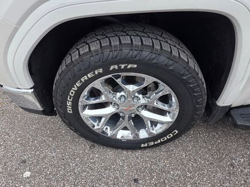 Used 2024 GMC Sierra 1500 SLT w/ SLT Premium Plus Package AWD/4WD image 4