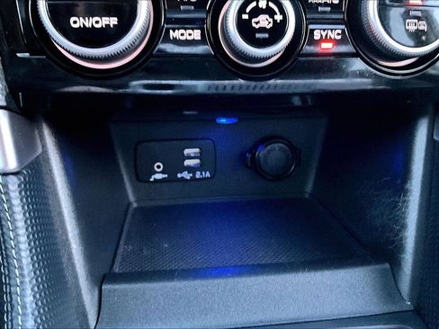 Used 2021 Subaru Forester Limited image 27