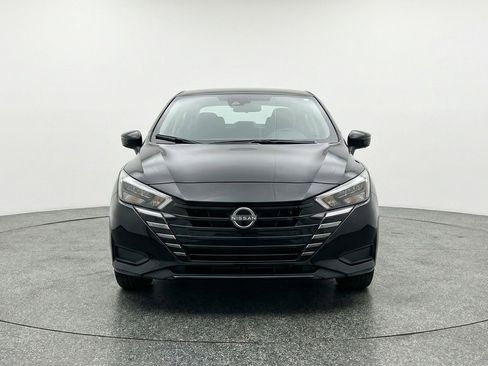 Used 2025 Nissan Versa SV image 2